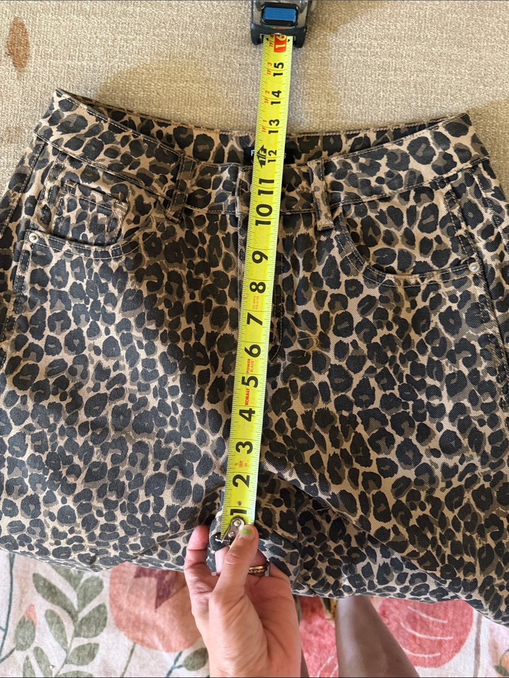 Flamingals Cheetah Leopard Barrel Pants Zip Button Closure Size Small NWOT - Picture 4 of 8